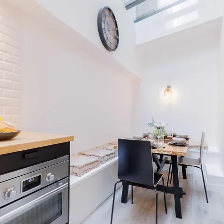 Exceptionnel A Proximite De Montmartre! Apartman